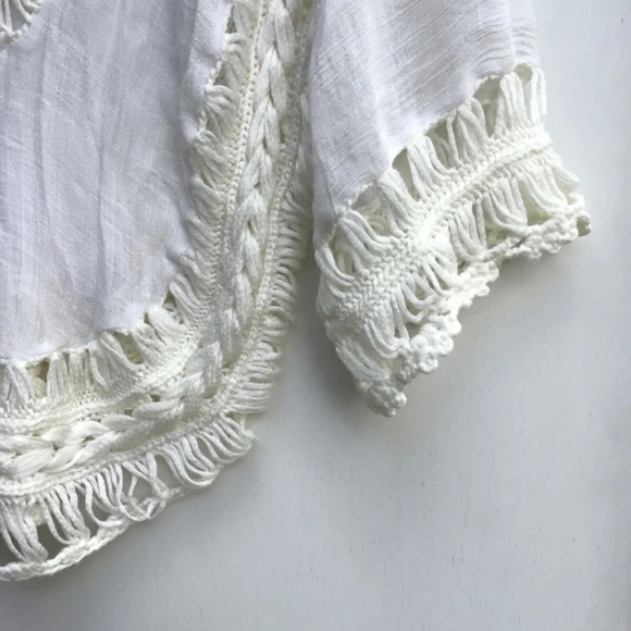 It Girl off white loose peekaboo crocheted hippie blouse. Size Medium. C… - Picture 6 of 8